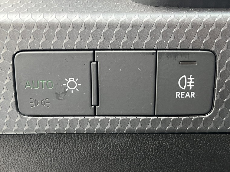Vehicle Image 28