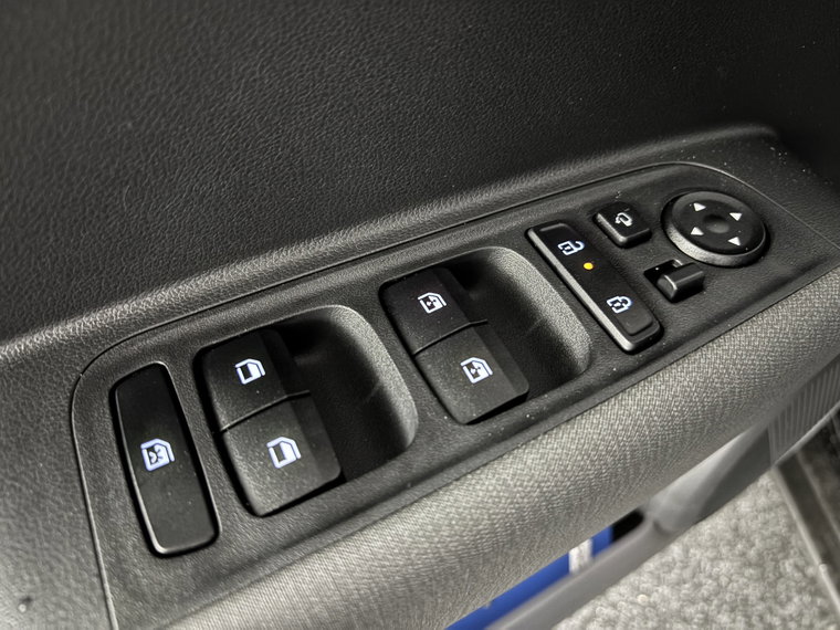 Vehicle Image 29