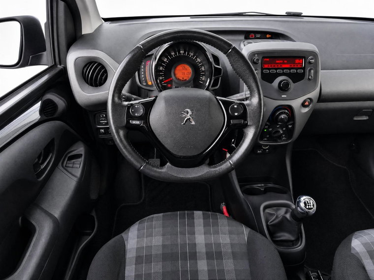 Vehicle Image 13