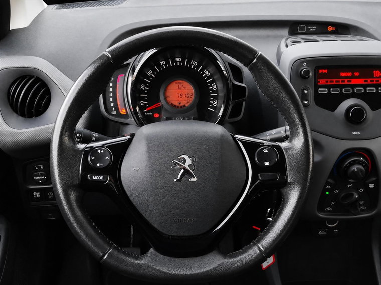 Vehicle Image 14
