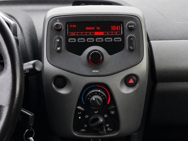 Vehicle Image 15