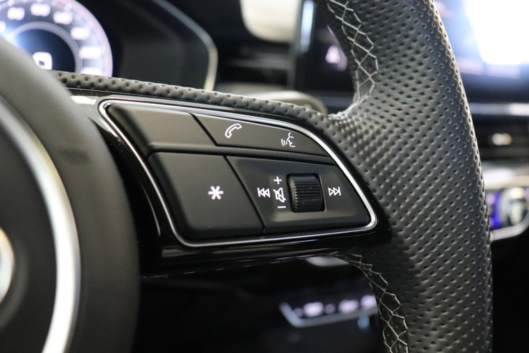 Vehicle Image 22