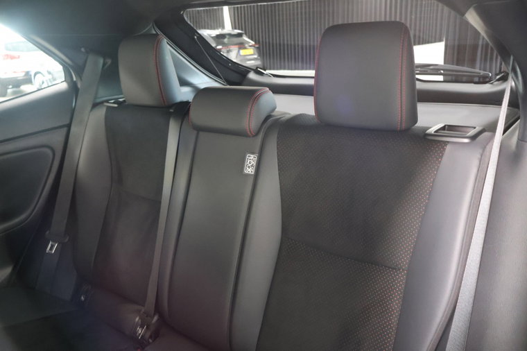 Vehicle Image 12