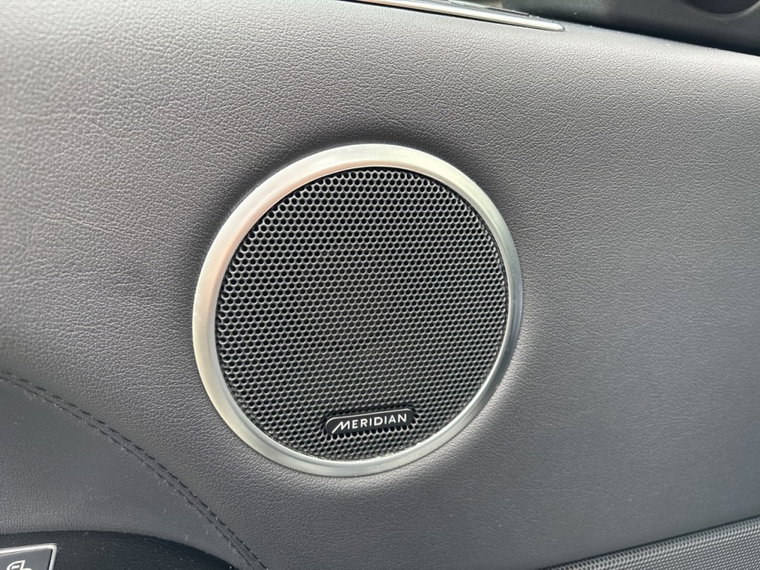 Vehicle Image 32