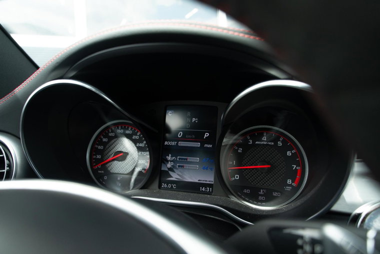 Vehicle Image 32