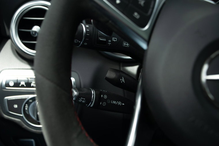 Vehicle Image 35