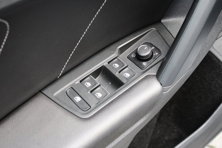 Vehicle Image 28