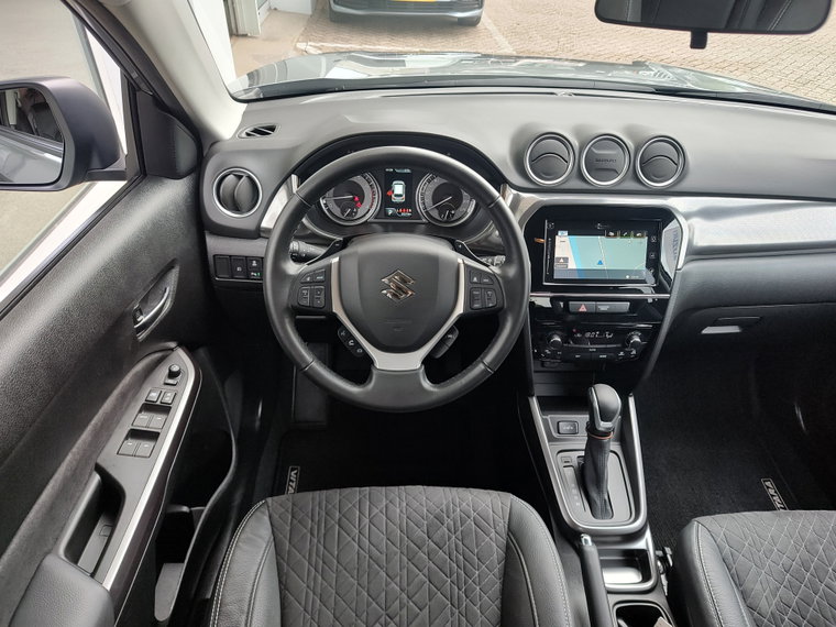 Vehicle Image 12