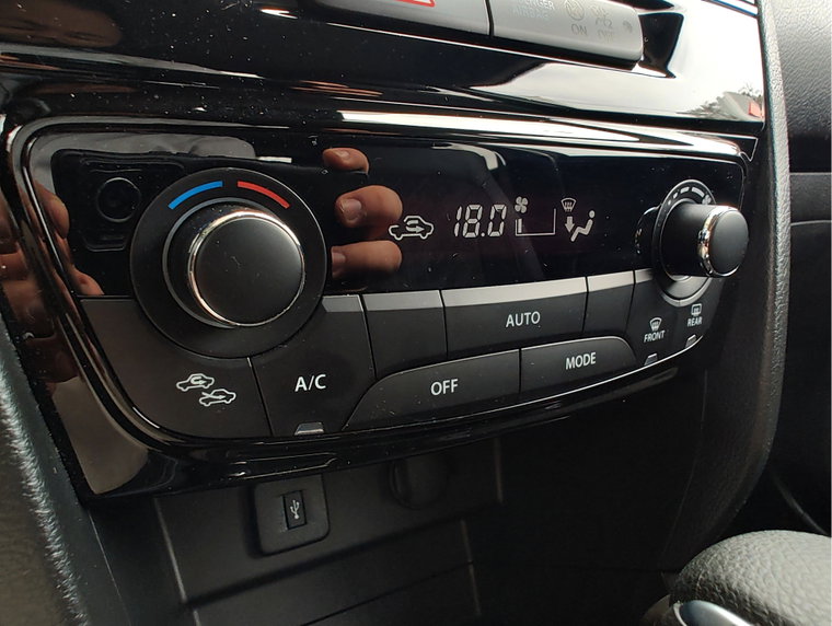 Vehicle Image 16