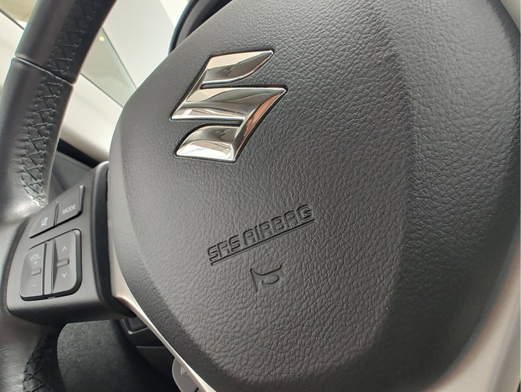 Vehicle Image 25