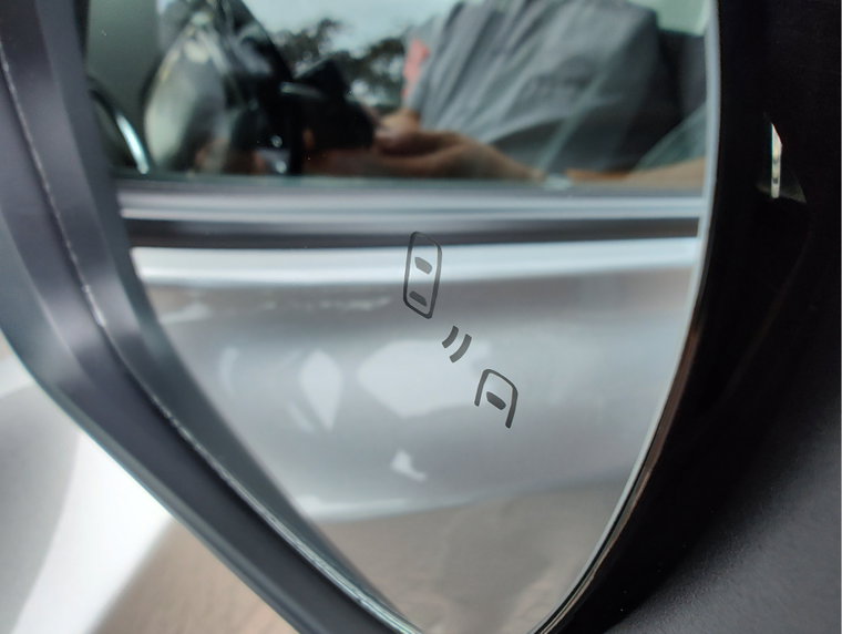 Vehicle Image 38