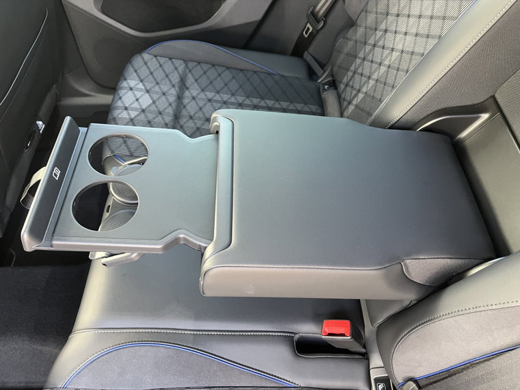 Vehicle Image 32