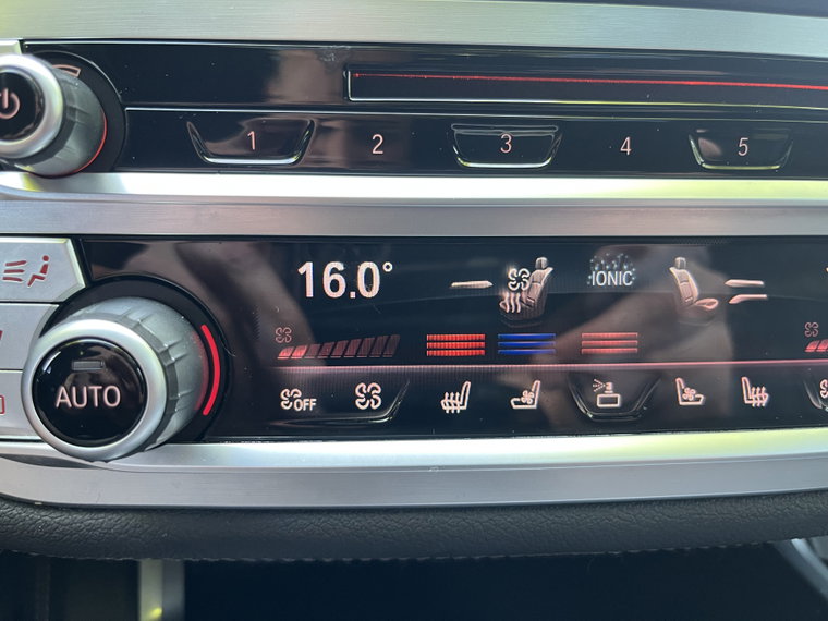 Vehicle Image 40