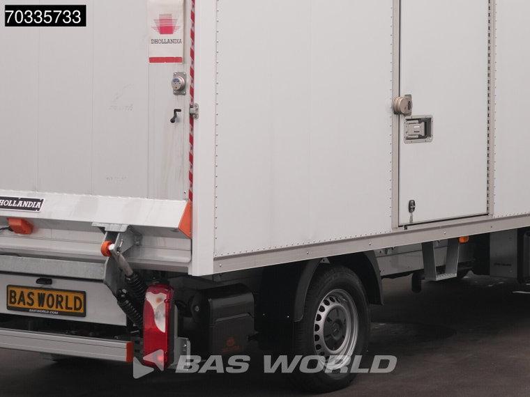 Vehicle Image 39
