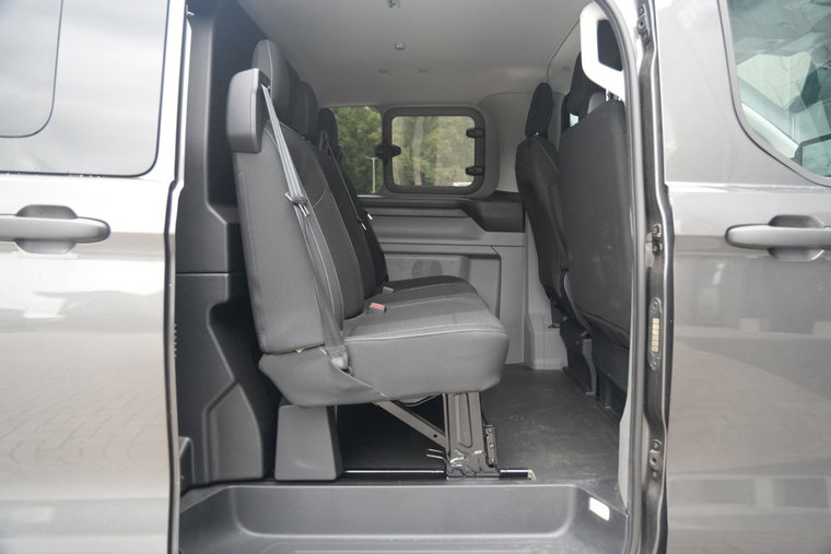 Vehicle Image 38