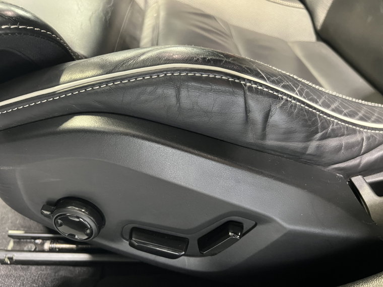 Vehicle Image 32