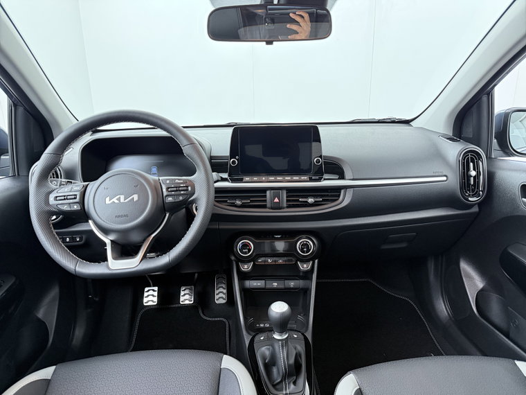 Vehicle Image 36