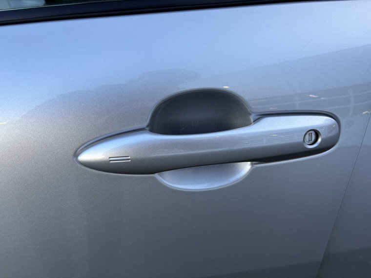 Vehicle Image 35