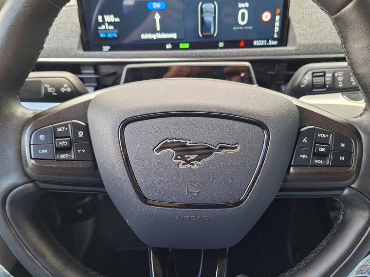 Vehicle Image 29
