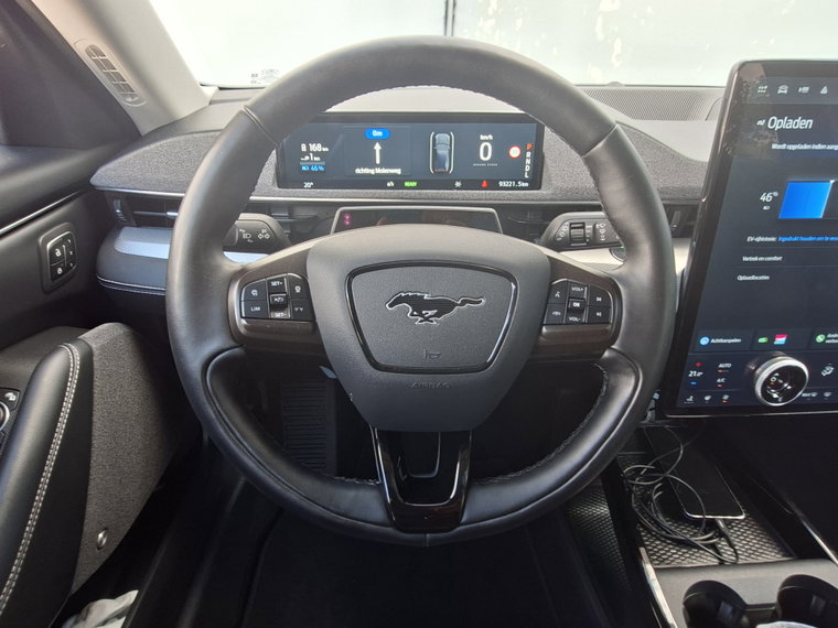 Vehicle Image 33