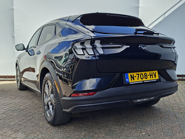 Vehicle Image 48