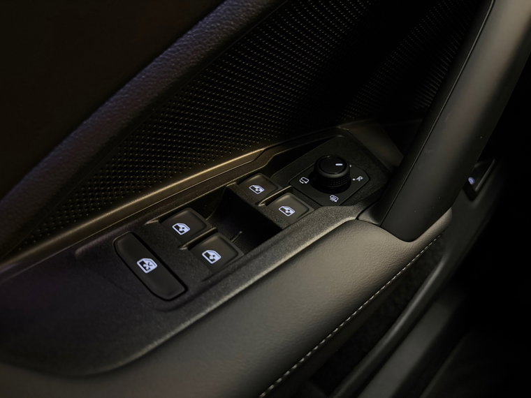 Vehicle Image 40