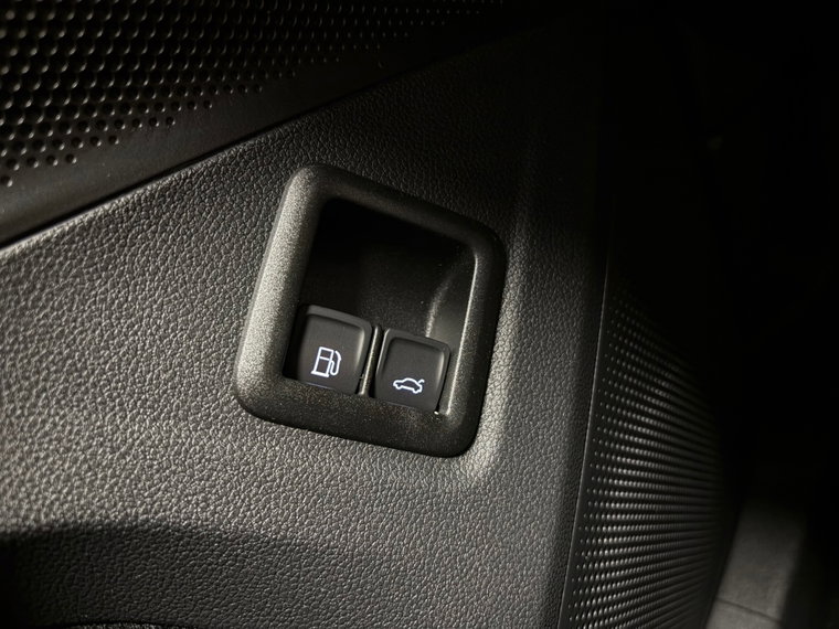 Vehicle Image 42