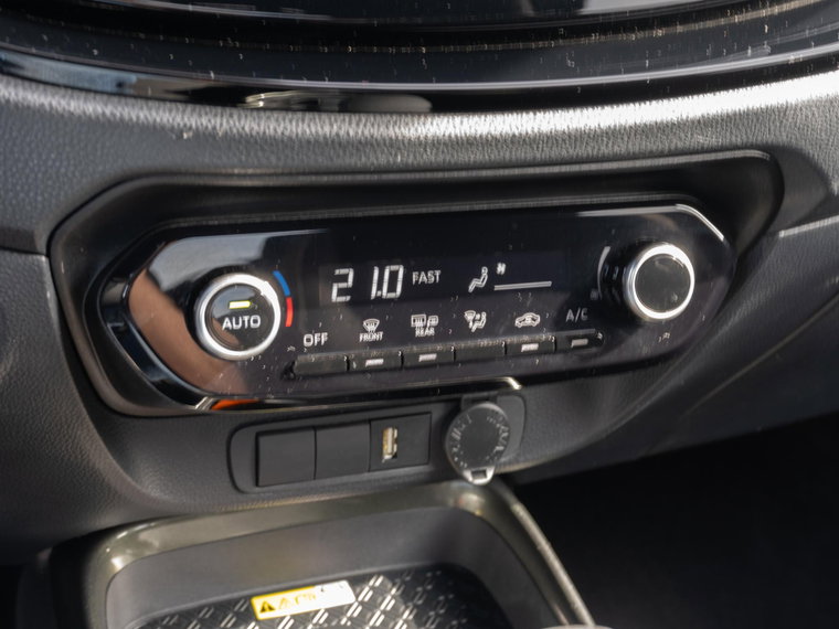 Vehicle Image 28