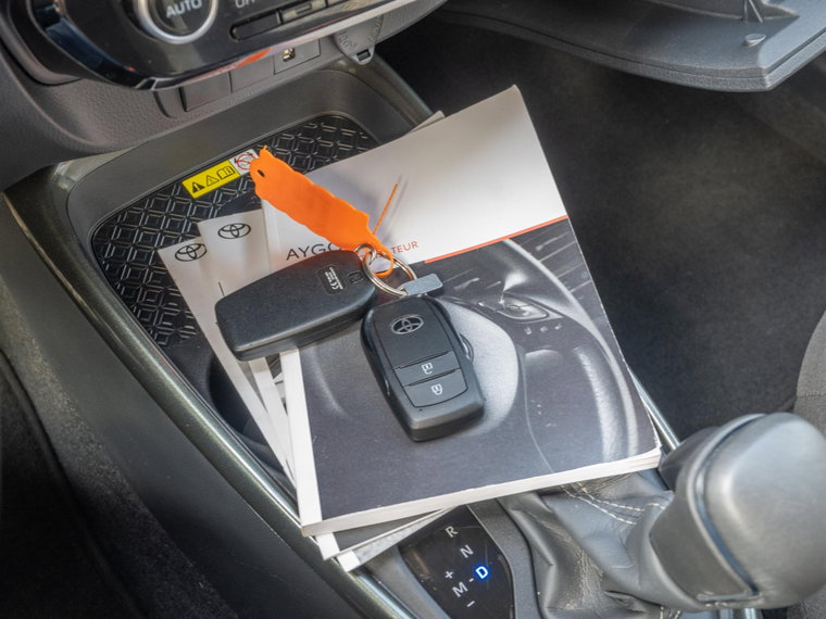 Vehicle Image 35