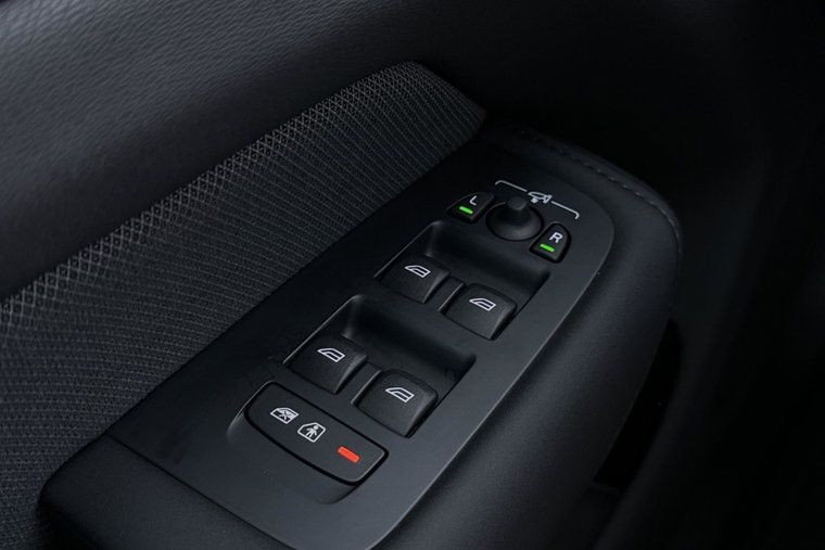 Vehicle Image 43