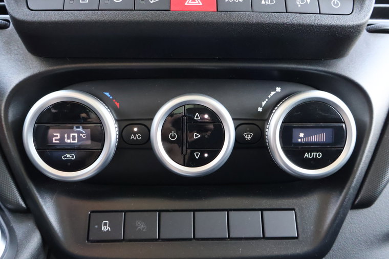 Vehicle Image 26