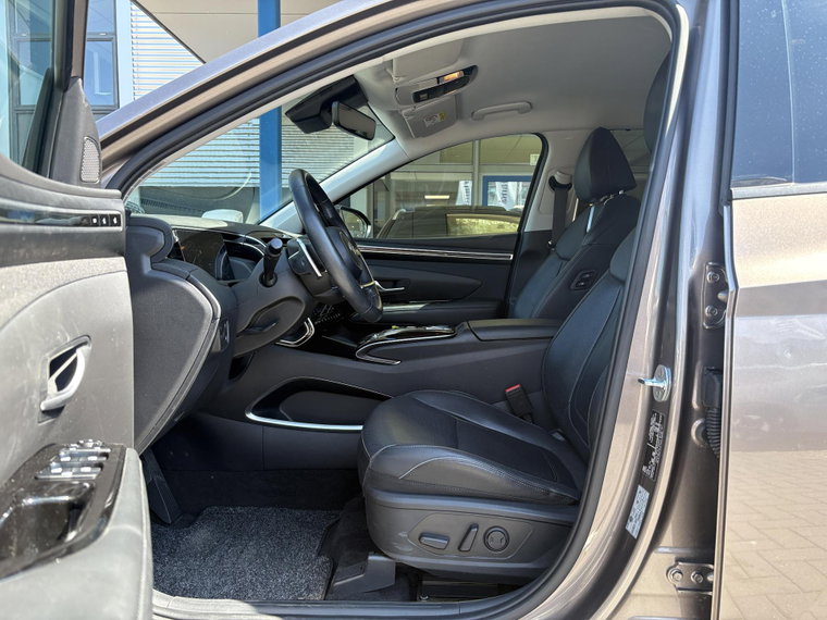 Vehicle Image 13