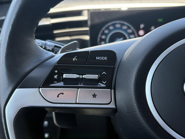 Vehicle Image 23