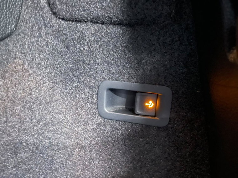 Vehicle Image 33