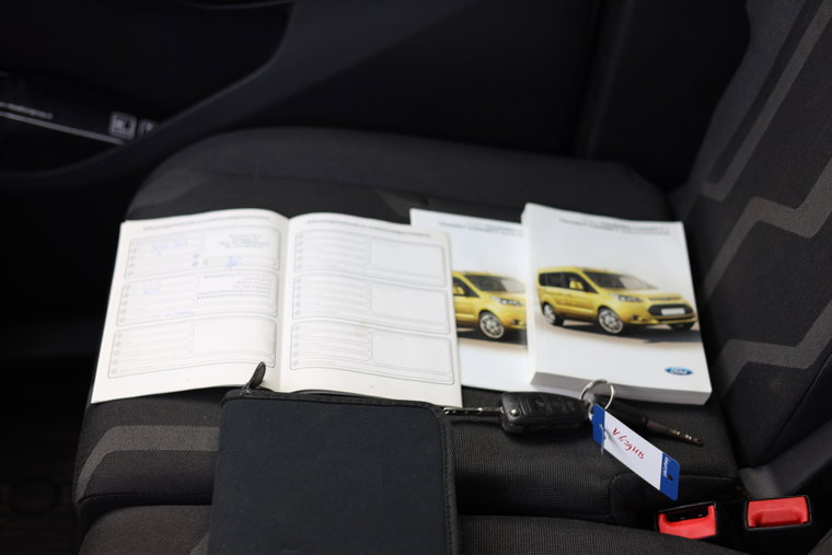 Vehicle Image 13
