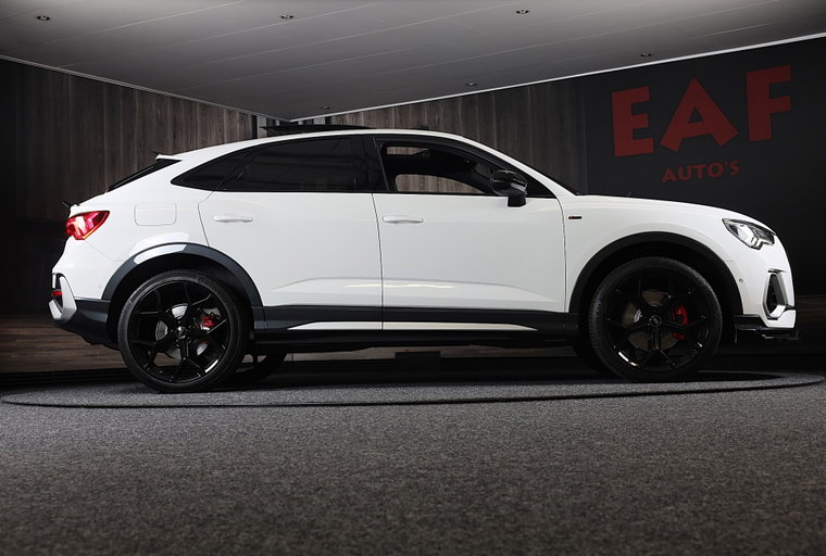Vehicle Image 32