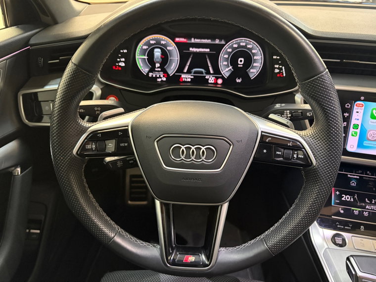 Vehicle Image 32