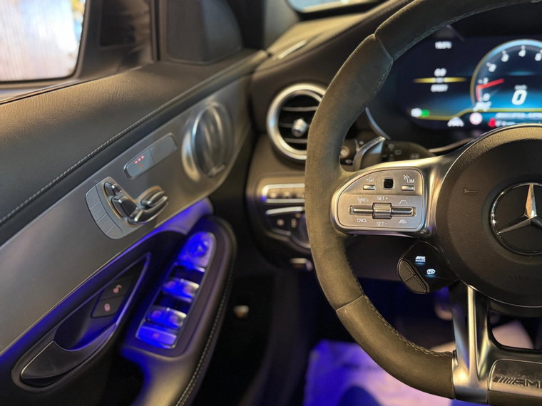 Vehicle Image 32