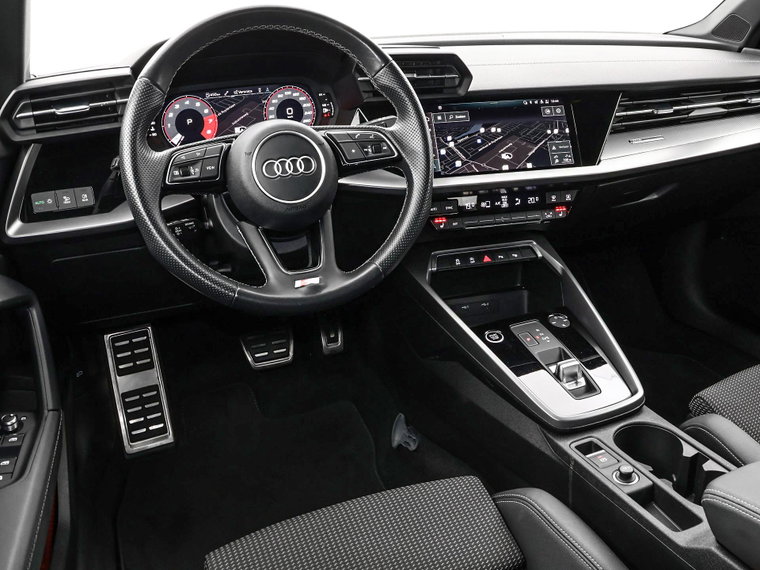 Vehicle Image 25