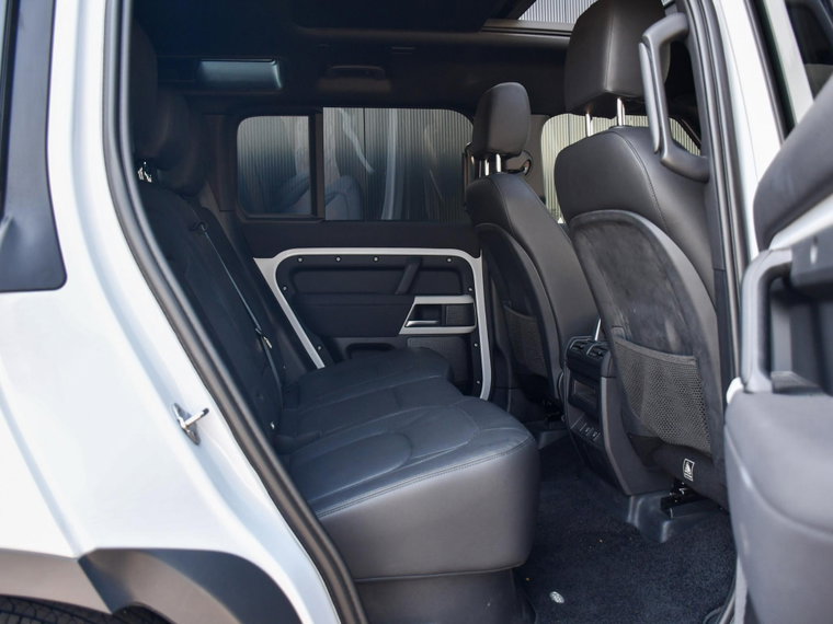 Vehicle Image 8