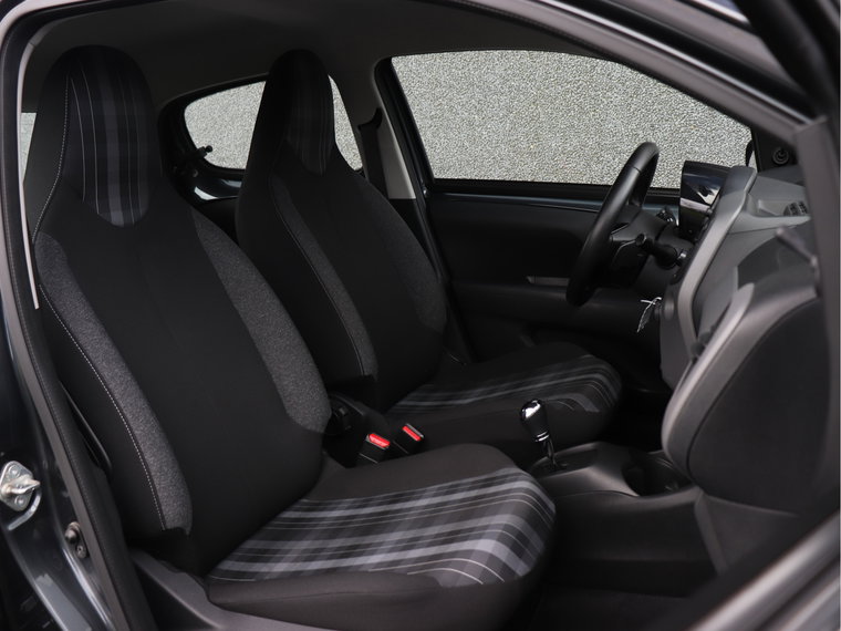 Vehicle Image 23