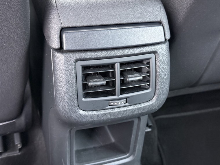 Vehicle Image 34