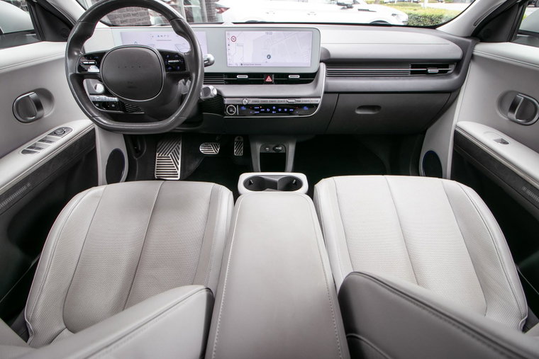 Vehicle Image 18