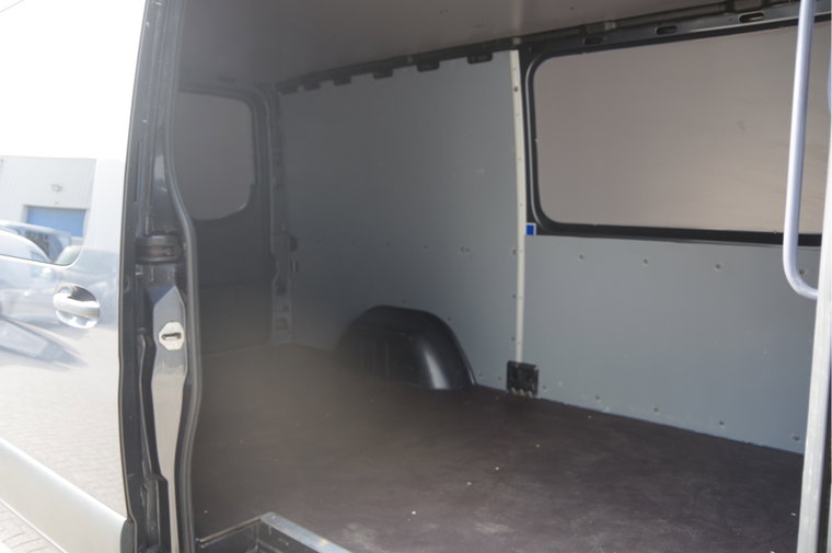 Vehicle Image 38