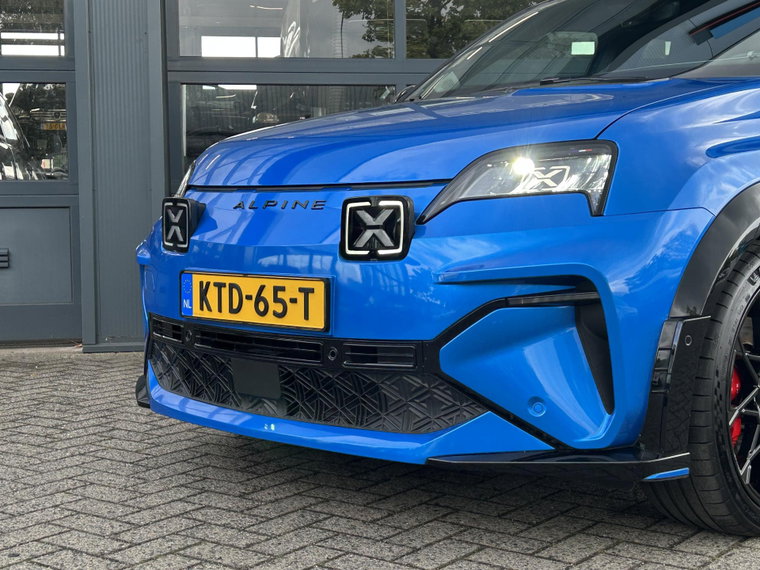Vehicle Image 26
