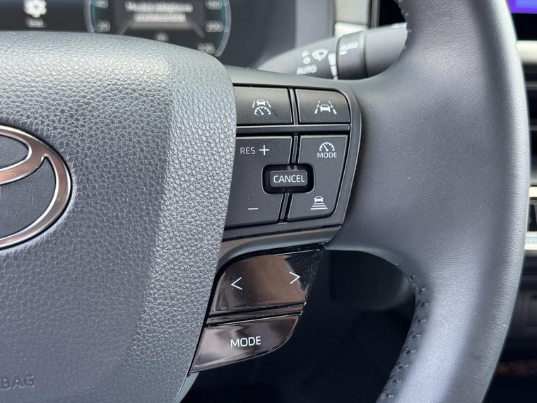 Vehicle Image 23