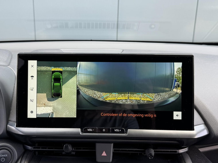 Vehicle Image 35