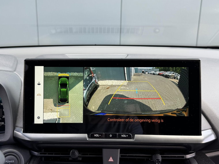 Vehicle Image 36
