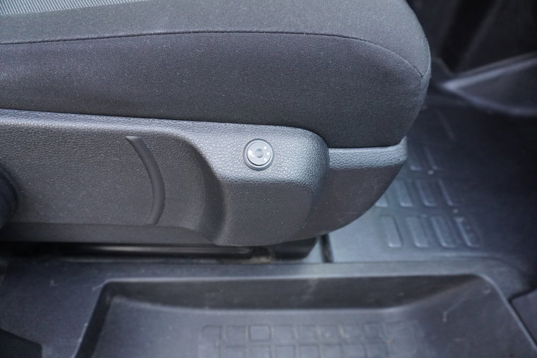 Vehicle Image 22