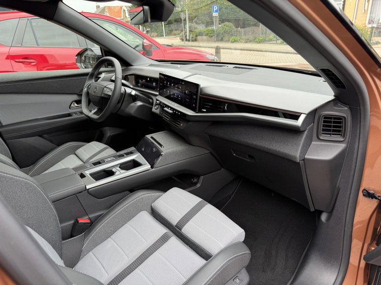 Vehicle Image 33